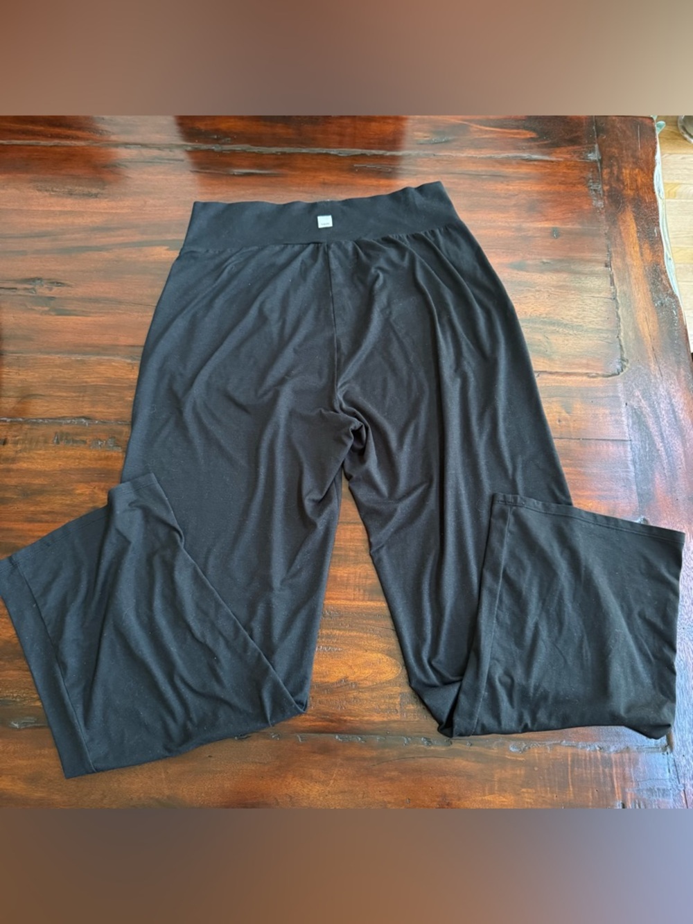 Vuori Villa WideLeg Lightweight Black Pants Womens SZ Large - Picture 5 of 8